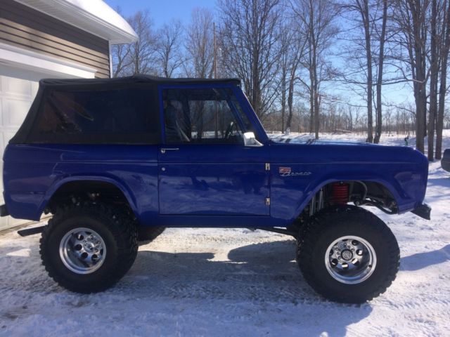 1975 Blue Ford Bronco