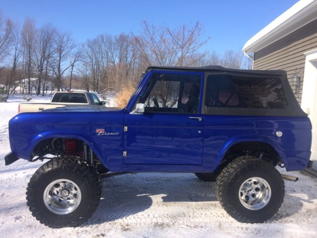 1975 Blue Ford Bronco