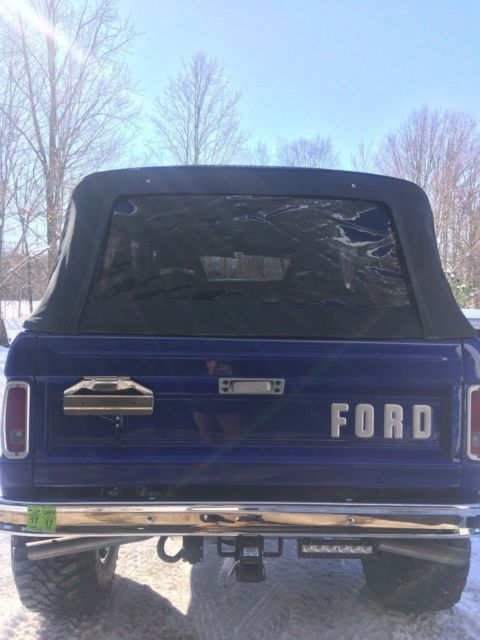 1975 Blue Ford Bronco