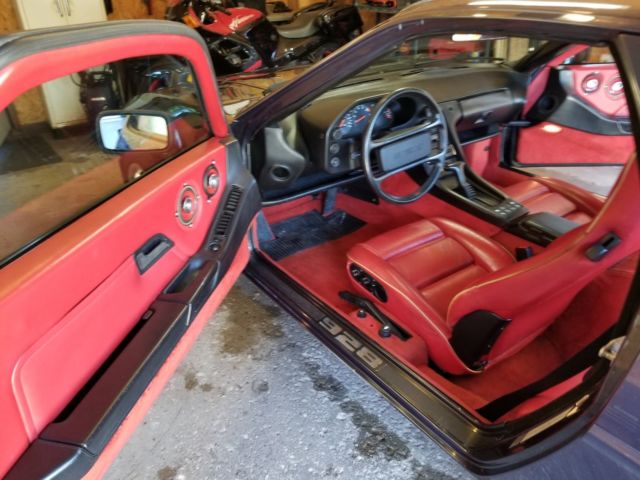 1985 Blue Porsche 928 Coupe