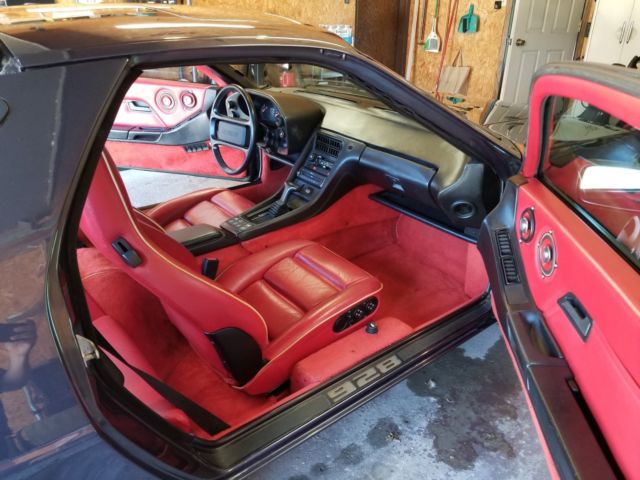1985 Blue Porsche 928 Coupe
