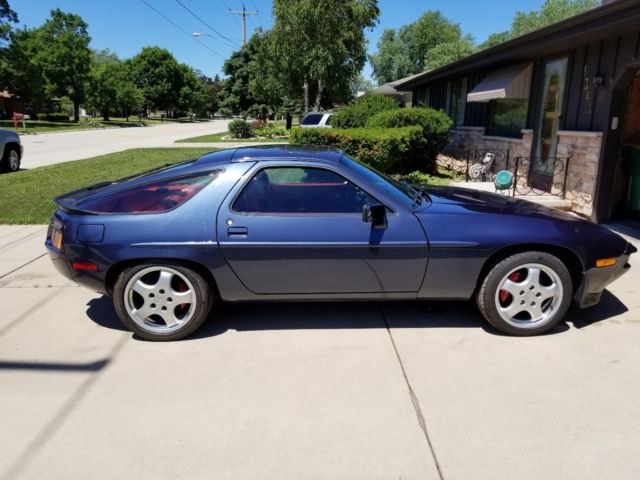 1985 Blue Porsche 928 Coupe