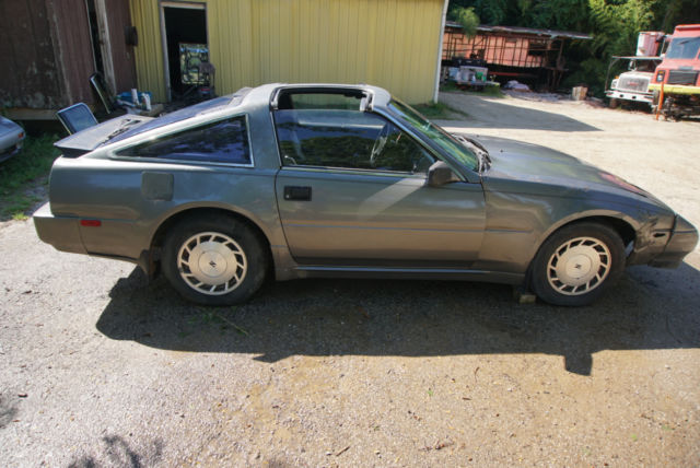 1987 Gray Nissan 300ZX Coupe