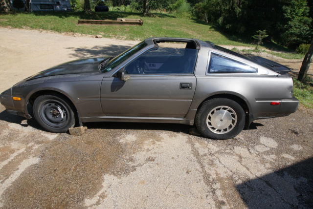 1987 Gray Nissan 300ZX Coupe