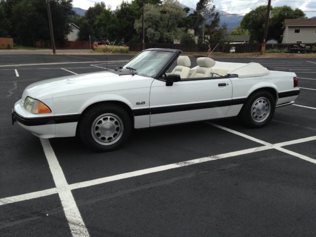 1989 Ford Mustang Convertible