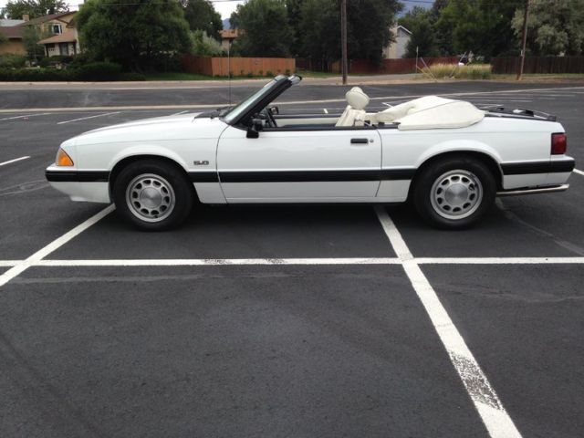 1989 Ford Mustang Convertible