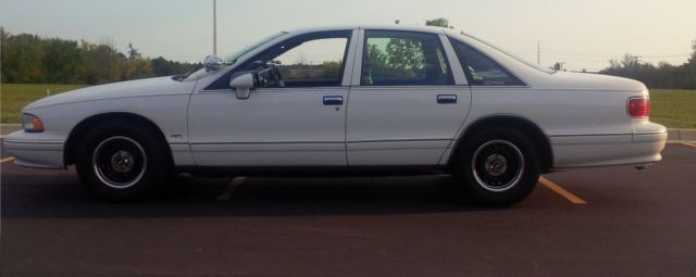 1994 White Chevrolet Capriceold Sedan