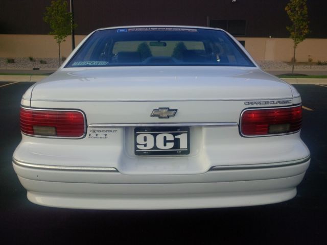 1994 White Chevrolet Capriceold Sedan