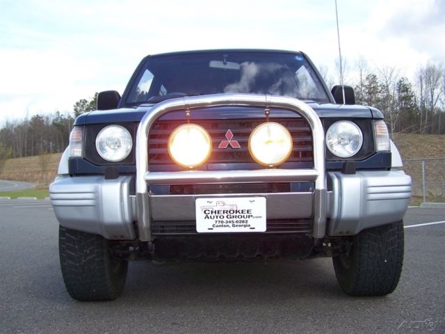 1991 Blue Mitsubishi Montero SUV