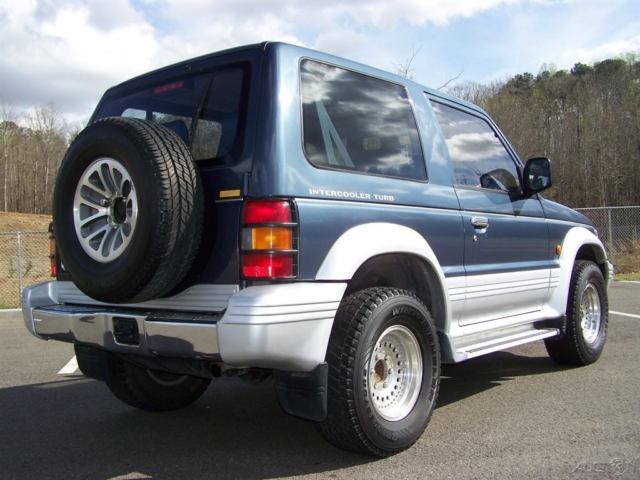 1991 Blue Mitsubishi Montero SUV