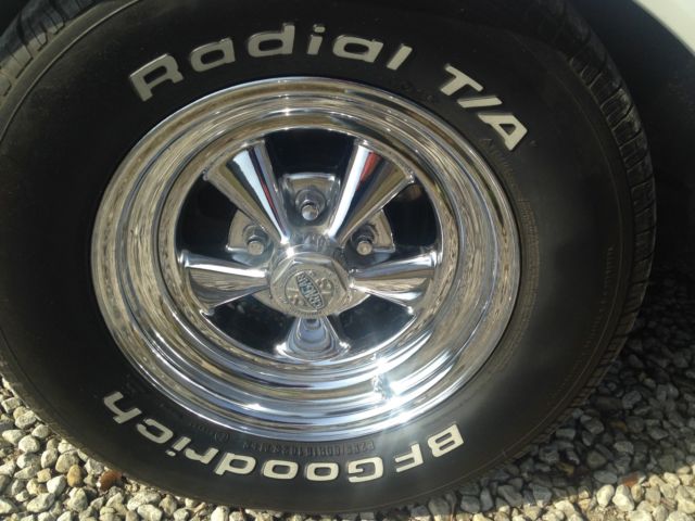 1957 white & red Chevrolet Nomad Wagon