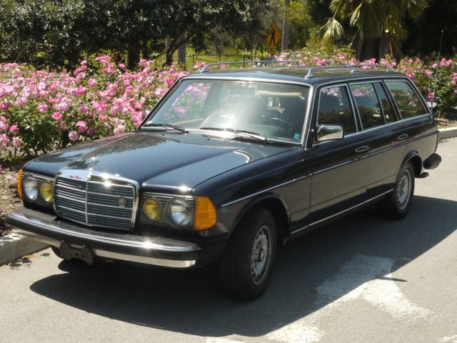 1985 Blue Mercedes-Benz 300-Series Wagon