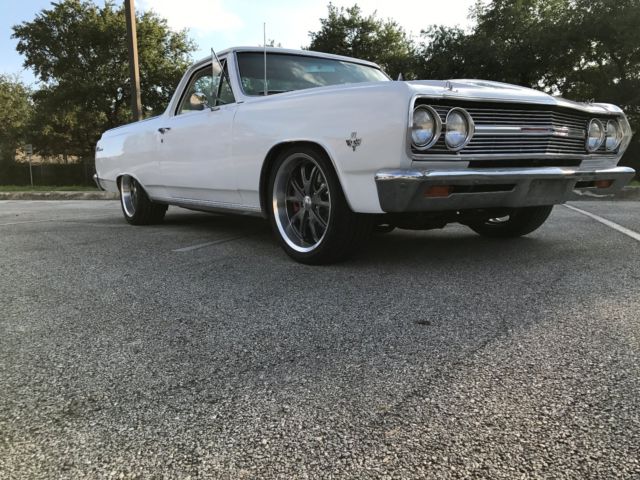 1965 White Chevrolet El Camino