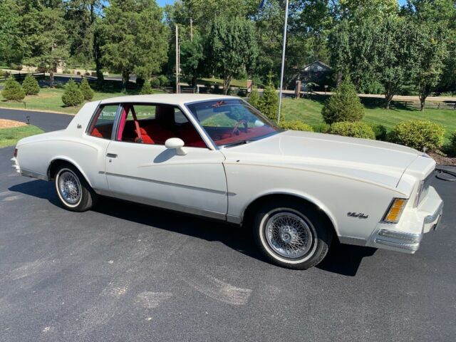 1979 White Chevrolet Monte Carlo