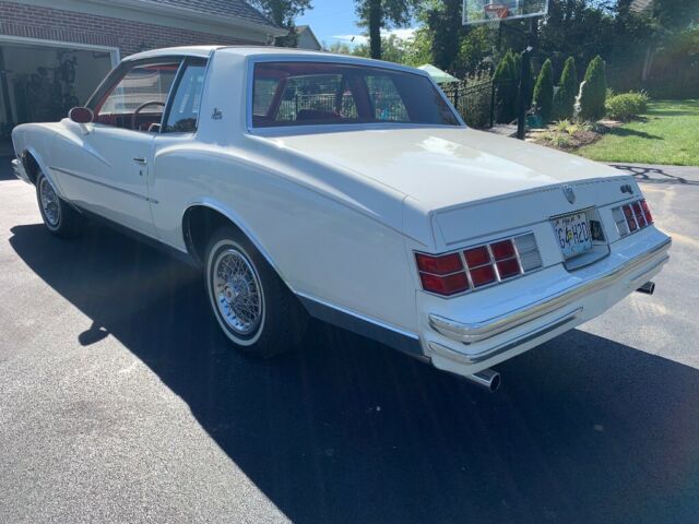 1979 White Chevrolet Monte Carlo