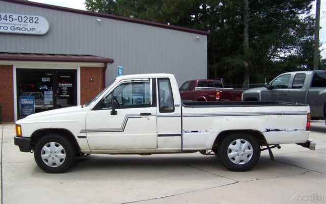 1984 White Toyota Pickup Pickup Truck
