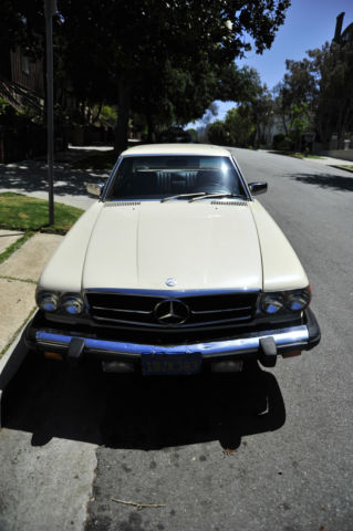 1980 Cream Mercedes-Benz SL-Class Coupe