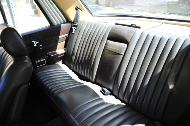 1980 Cream Mercedes-Benz SL-Class Coupe