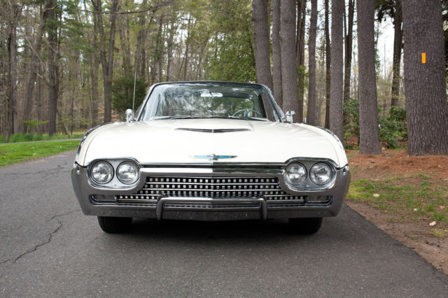 1962 White Ford Thunderbird Coupe