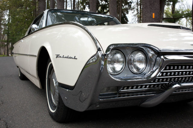 1962 White Ford Thunderbird Coupe