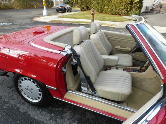 1987 Red Mercedes-Benz SL-Class Convertible