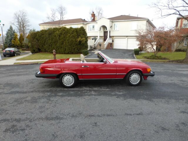 1987 Red Mercedes-Benz SL-Class Convertible