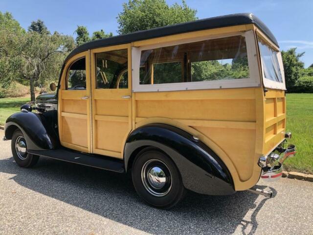 1939 Black Chevrolet Woody Suburban