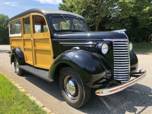 1939 Black Chevrolet Woody Suburban