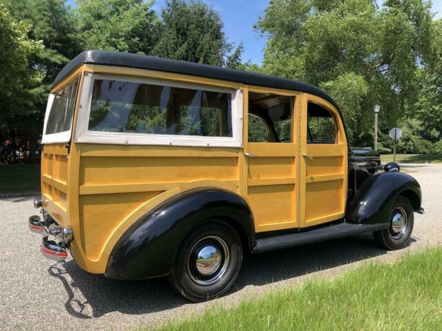 1939 Black Chevrolet Woody Suburban