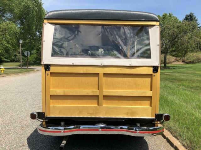 1939 Black Chevrolet Woody Suburban