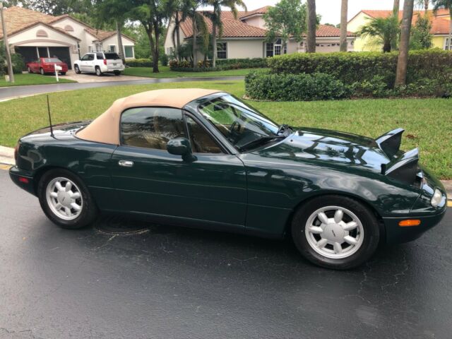 1991 BRITISH RACING GREEN Mazda MX-5 Miata Convertible