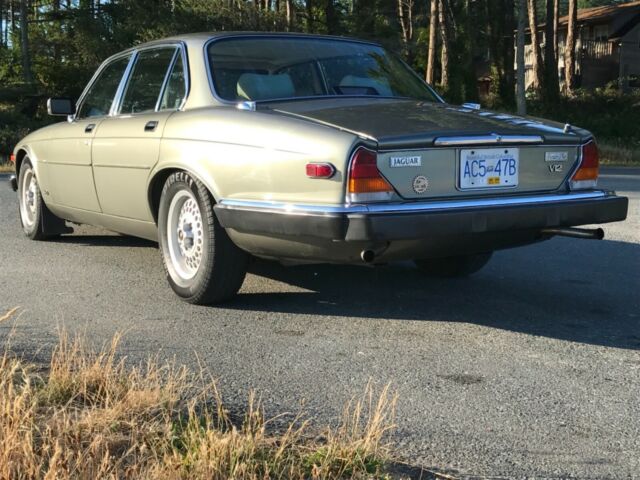 1988 Green Jaguar XJ Sedan