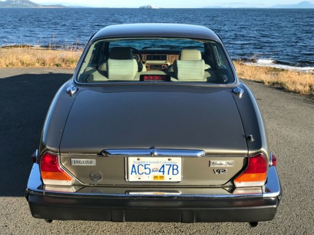 1988 Green Jaguar XJ Sedan