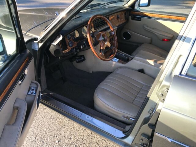 1988 Green Jaguar XJ Sedan