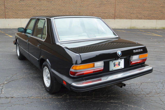 1988 Black BMW 5-Series 4 door sedan