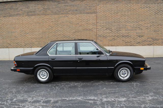 1988 Black BMW 5-Series 4 door sedan