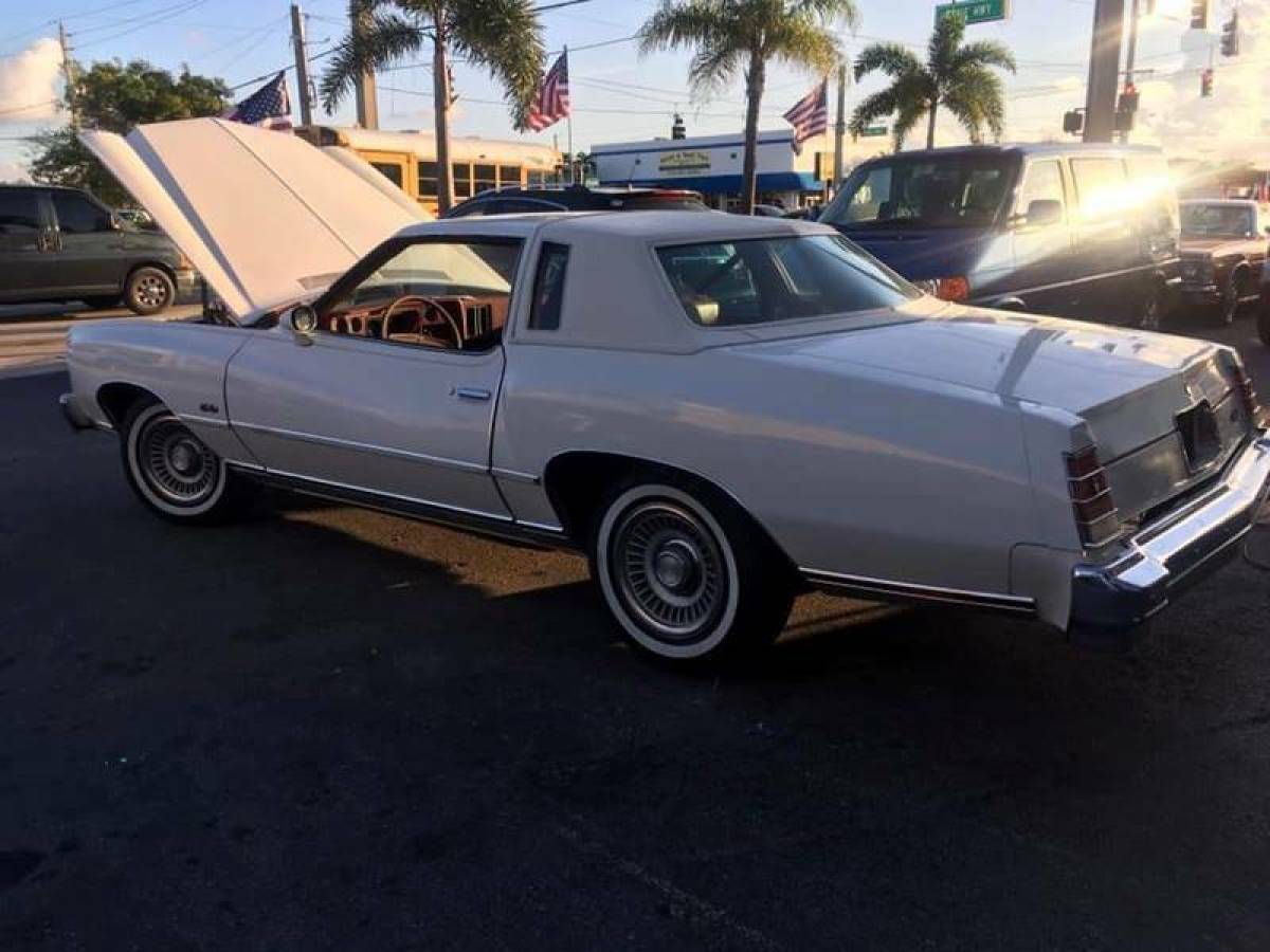 1977 White Chevrolet Monte Carlo Coupe