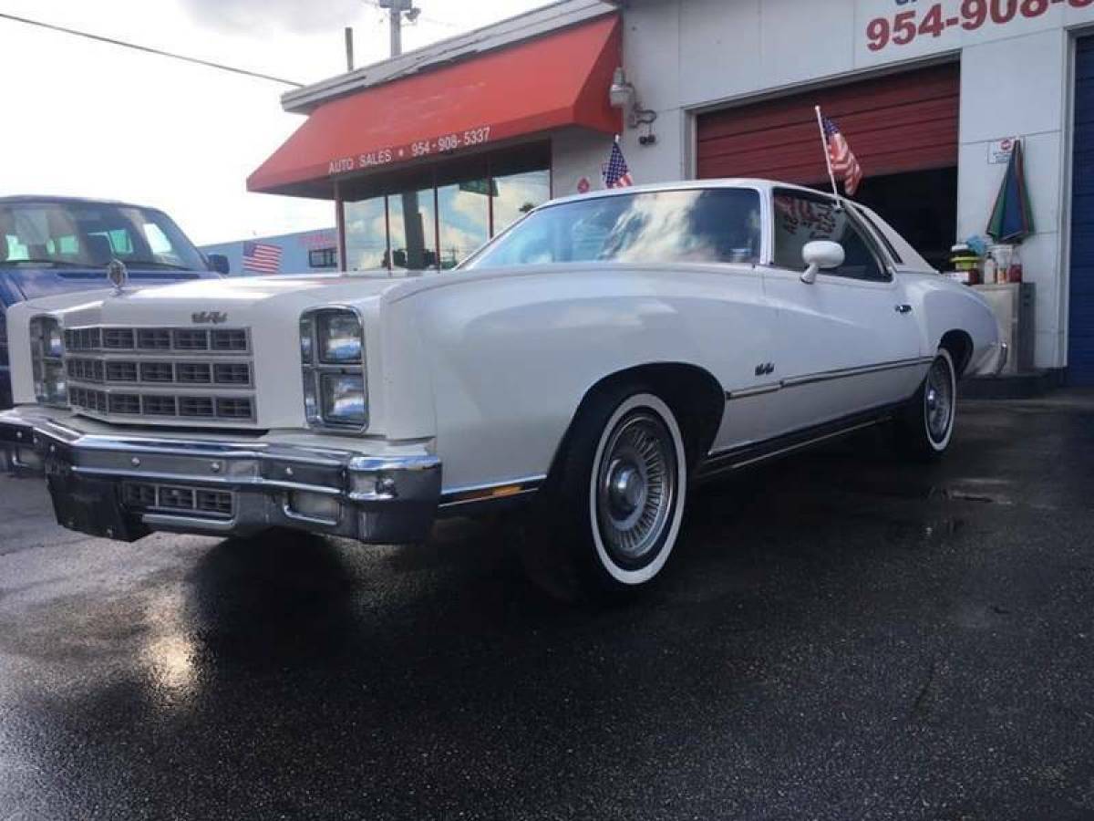 1977 White Chevrolet Monte Carlo Coupe