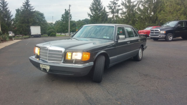 1989 Brown Mercedes-Benz 500-Series Sedan