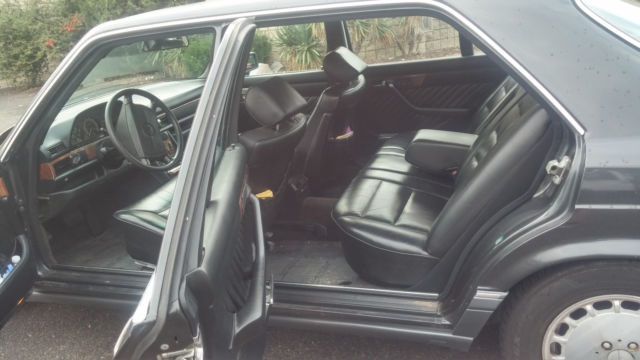 1989 Brown Mercedes-Benz 500-Series Sedan