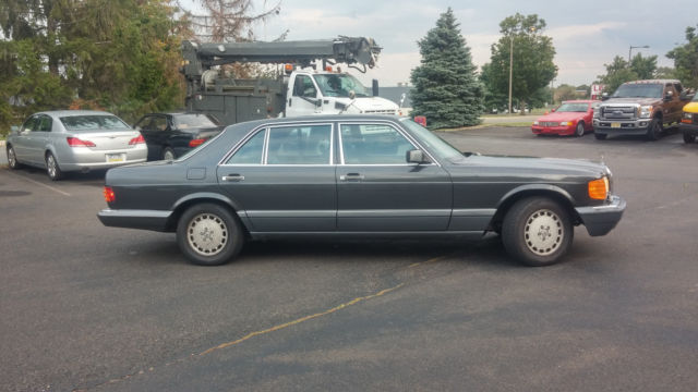 1989 Brown Mercedes-Benz 500-Series Sedan