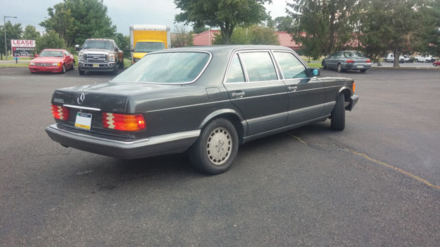 1989 Brown Mercedes-Benz 500-Series Sedan