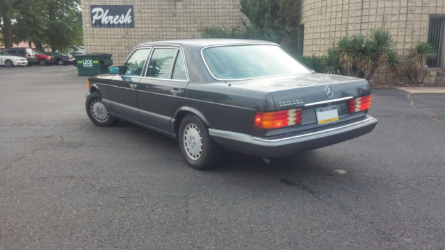 1989 Brown Mercedes-Benz 500-Series Sedan