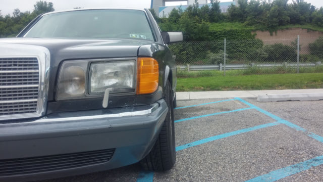 1989 Brown Mercedes-Benz 500-Series Sedan