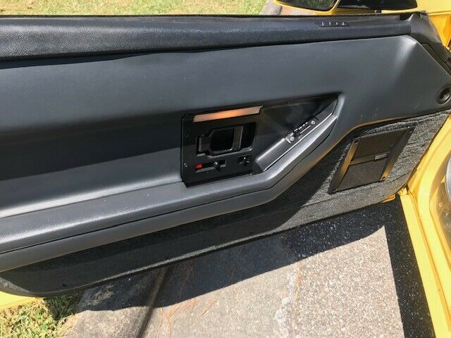 1986 Yellow Chevrolet Corvette Convertible