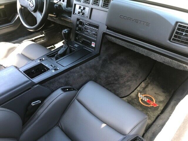 1986 Yellow Chevrolet Corvette Convertible