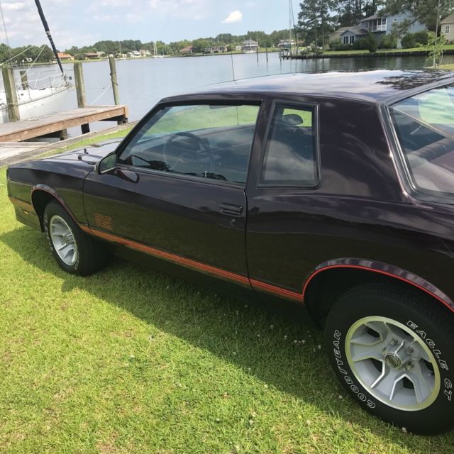 1987 Burgundy Chevrolet Monte Carlo Coupe