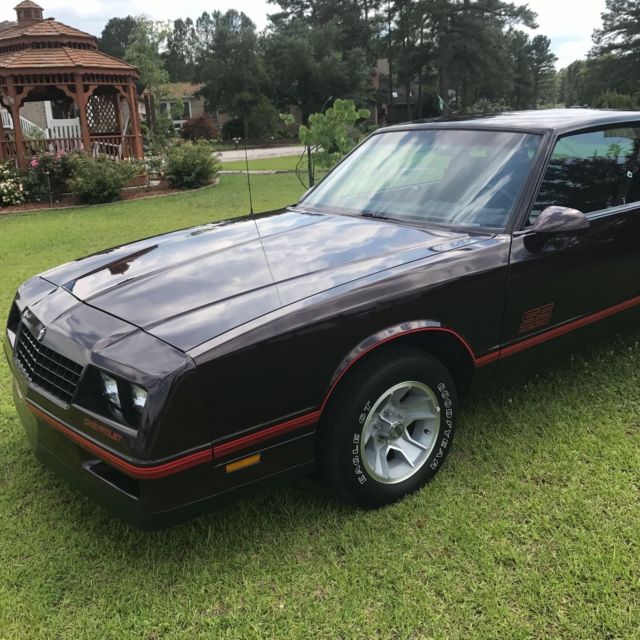 1987 Burgundy Chevrolet Monte Carlo Coupe