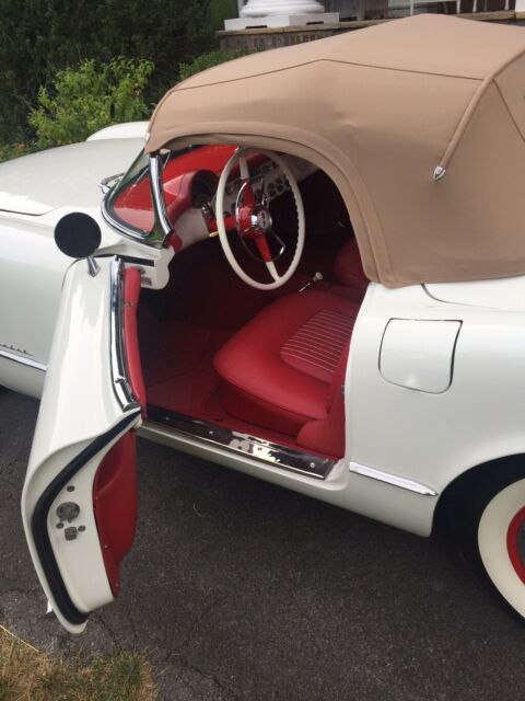 1954 White Chevrolet Corvette Convertible