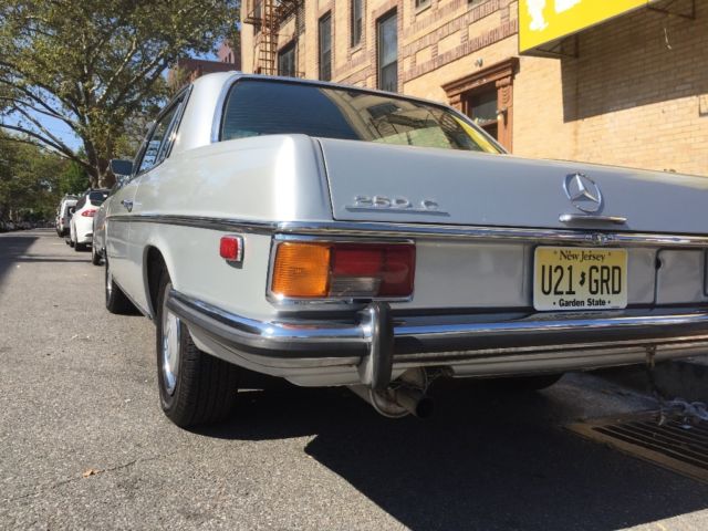 1972 Silver Mercedes-Benz 250C Coupe